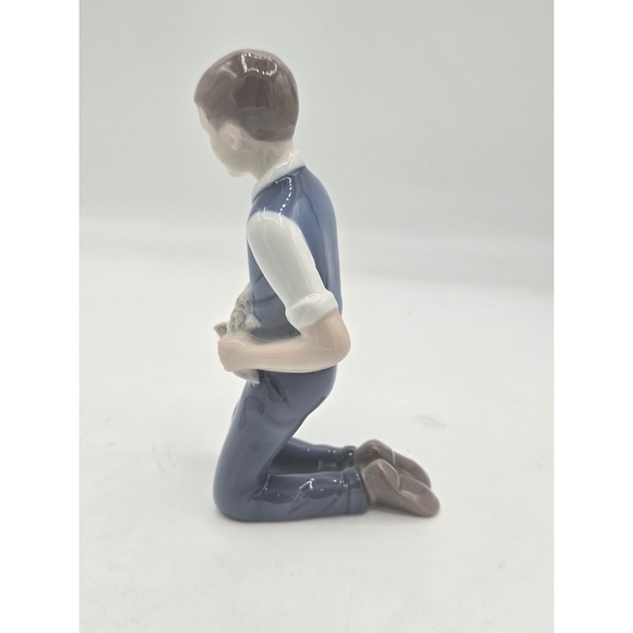 Vintage Bing & Grøndahl Porcelain Figurine: "Boy with Flowers" (Model #2346) - Picture 4 of 6